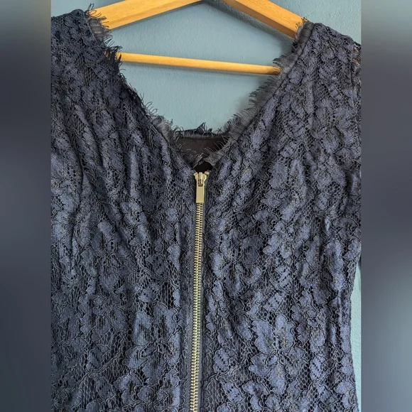 Diane von Furstenberg Size 2 Navy Blue Zarita Lace Lined Dress - Picture 7 of 8